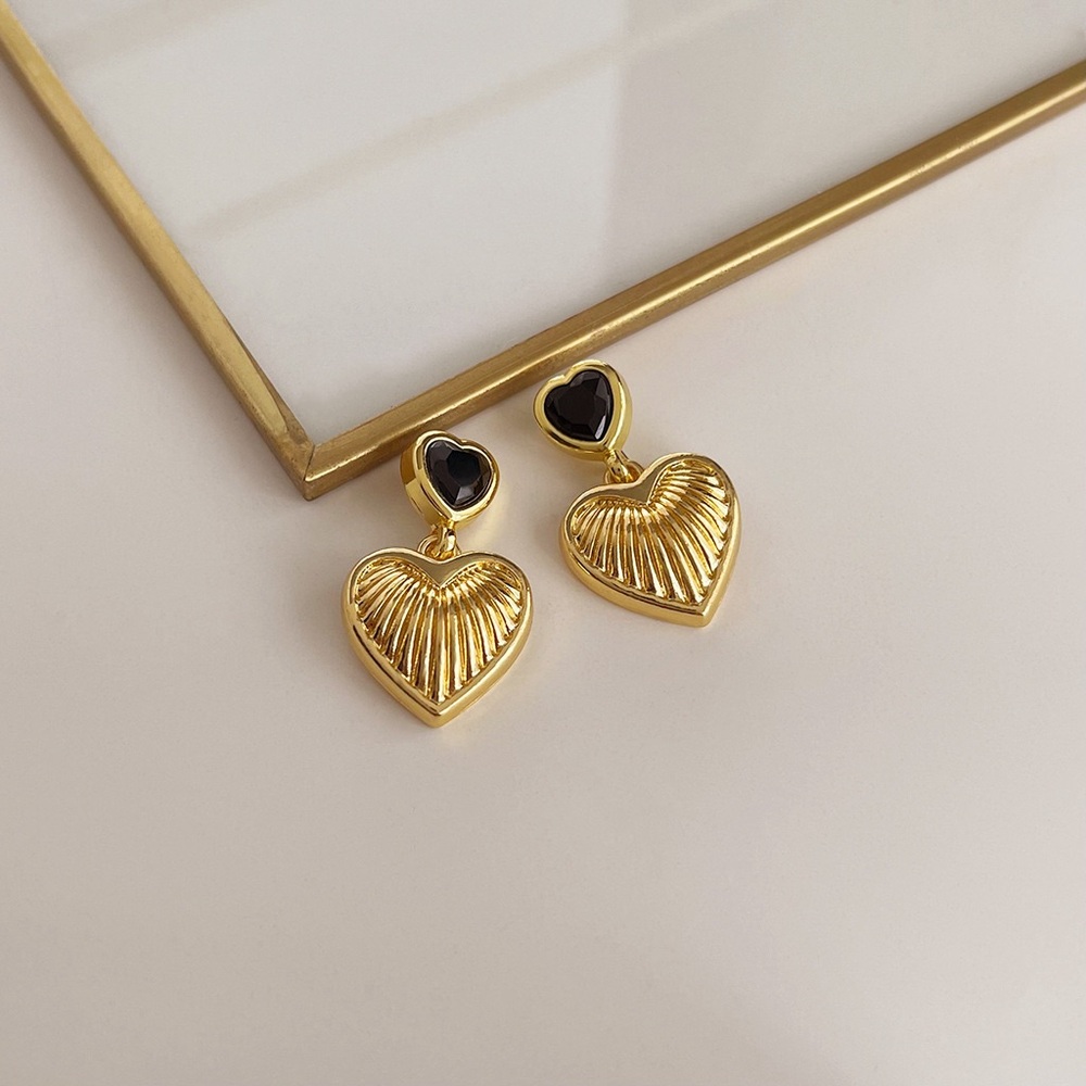 Vintage Antique Style Earrings With Silver Needle